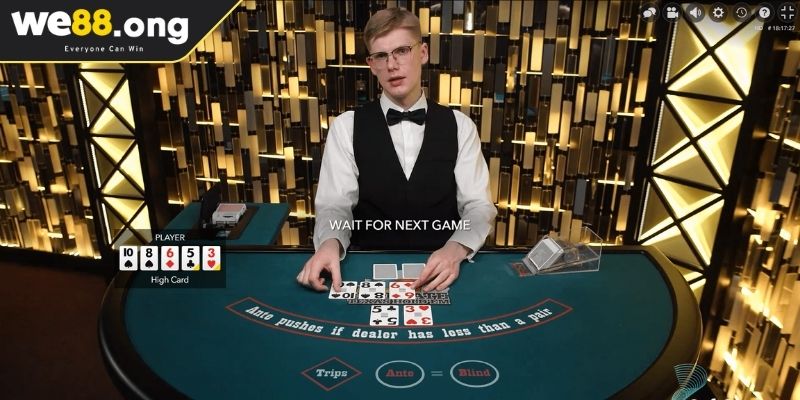 Fold (Bỏ bài) top những thuật ngữ poker KUBET xanh chín